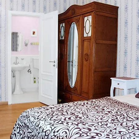 Dzirnavu 92, Free Private Parking Appartement